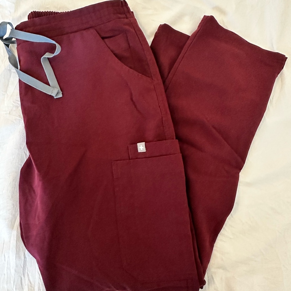 Figs Yola skinny scrub pant